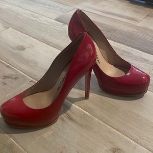 Red patent leather, platform pumps